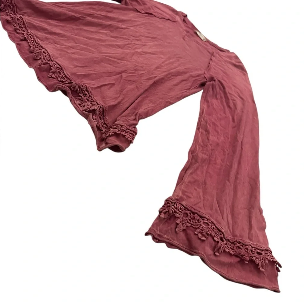 Altar’d State Red Long Sleeve with Wide sleeves and Textured Edges - Picture 8 of 9